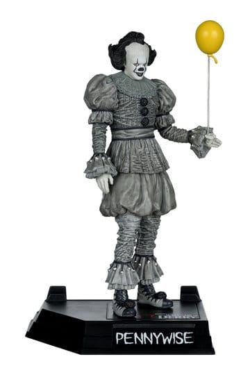 It Welcome to Derry Movie Maniacs Figure Pennywise (Black & White) 16 cm