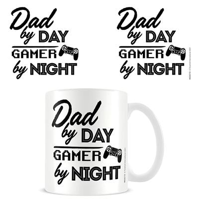 DAD BY DAY GAMER BY NIGHT MUG
